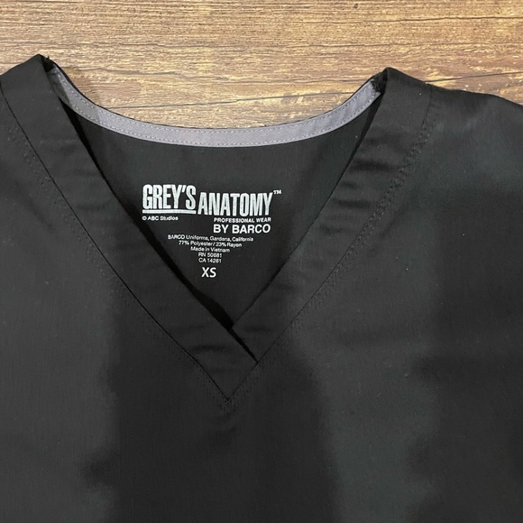 Women's V-Neck Shirred Back Solid Scrub Top - Picture 2 of 4